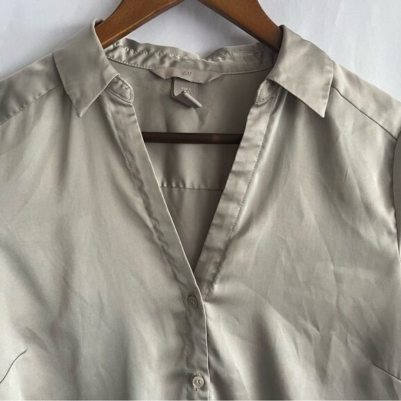 H&M Women's Sage Green Silky Button Down Top - Picture 3 of 7